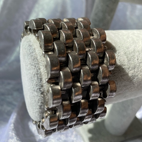 Avant Garde Paris Chunky Wide Linked Stretchy Silver Tone Bracelet - Picture 6 of 16